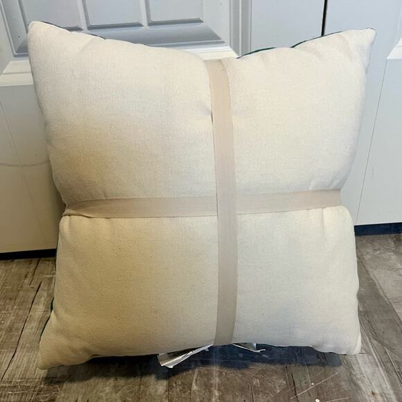 NWT Opalhouse pillow set: grow with the flow - Picture 6 of 6